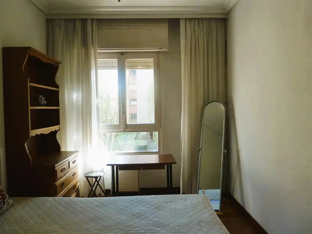 Habitación de Piso en venta en  Pamplona / Iruña con Calefacción, Parquet y Terraza
