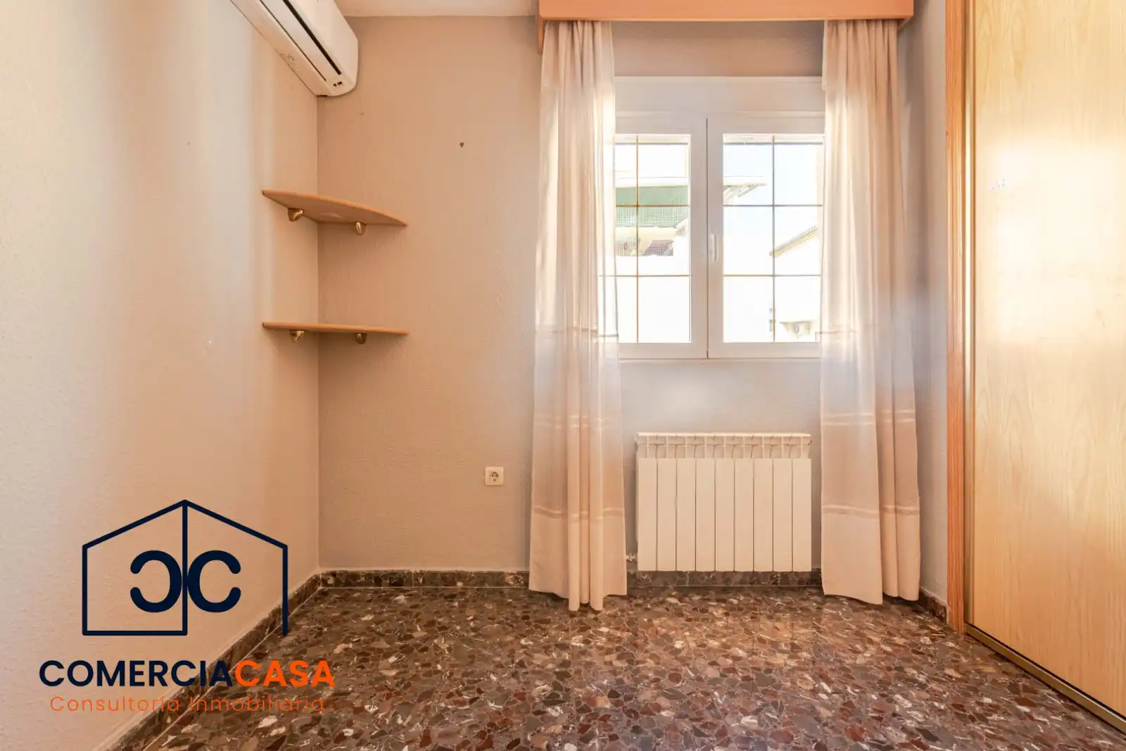 Habitación de Casa adosada en venta en Las Gabias con Aire acondicionado, Calefacción y Terraza