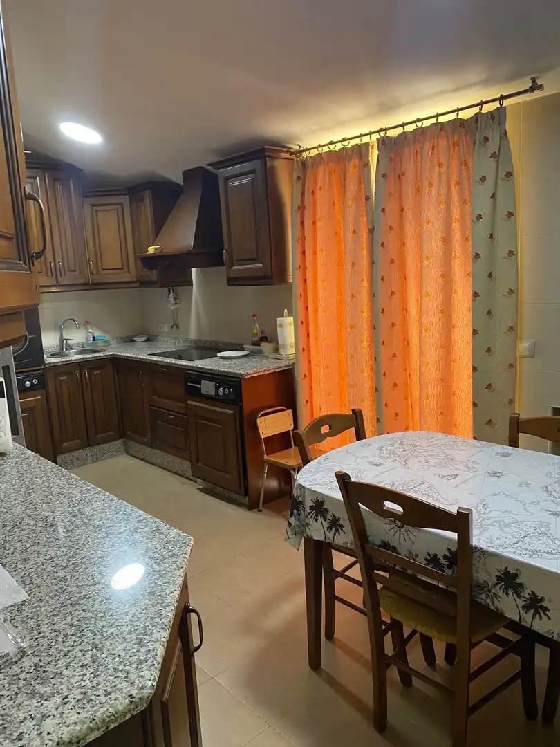 Cuina de Dúplex en venda en Castuera amb Aire condicionat, Calefacció i Parquet