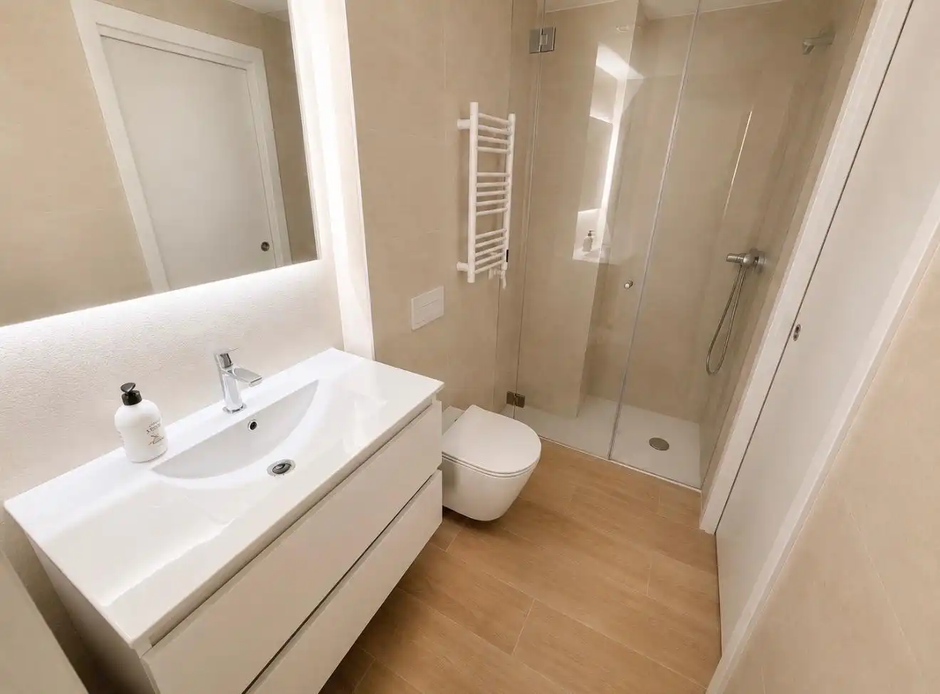 Badezimmer von Erdgeschoss zum Verkauf in  Palma de Mallorca mit Klimaanlage und Heizung