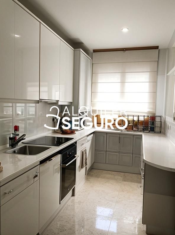 Kitchen of Flat to rent in  Toledo Capital  with Terrace and Furnished