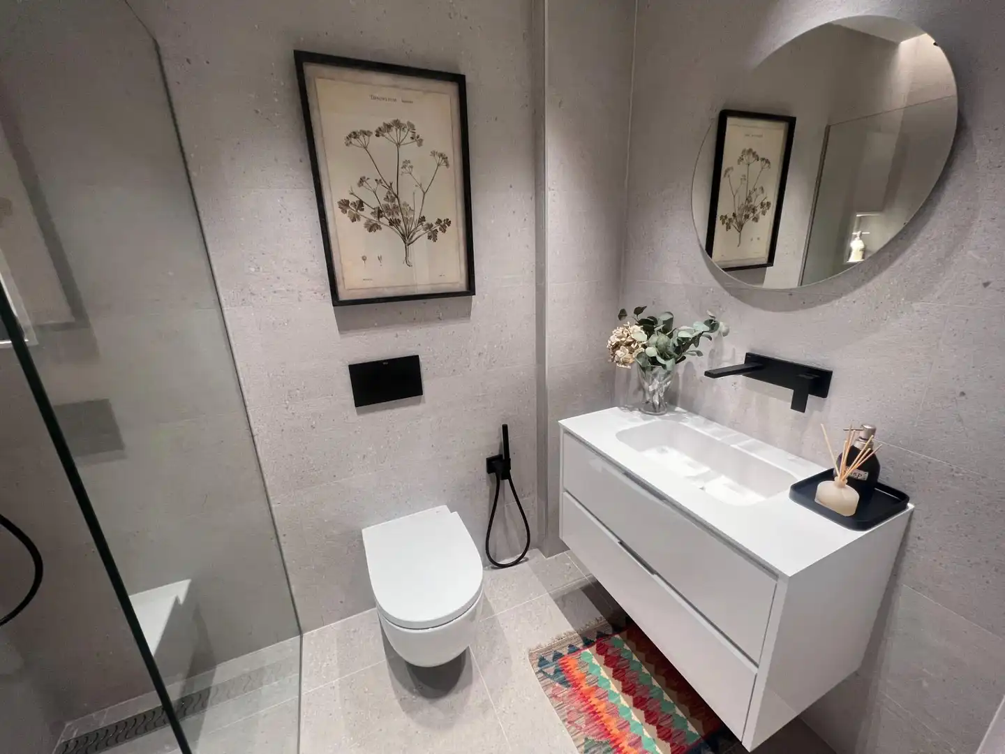 Baño de Apartamento de alquiler en León Capital  con Calefacción, Parquet y Amueblado