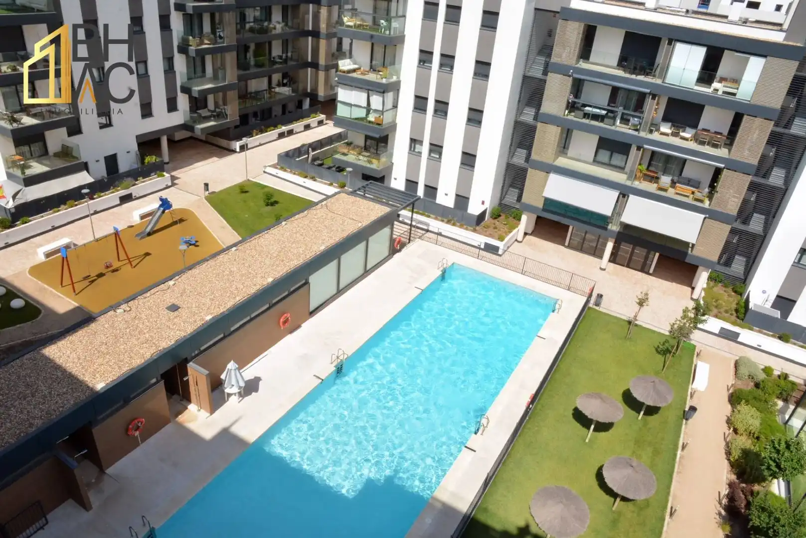 Schwimmbecken von Dachboden zum Verkauf in Alcalá de Henares mit Klimaanlage, Heizung und Terrasse