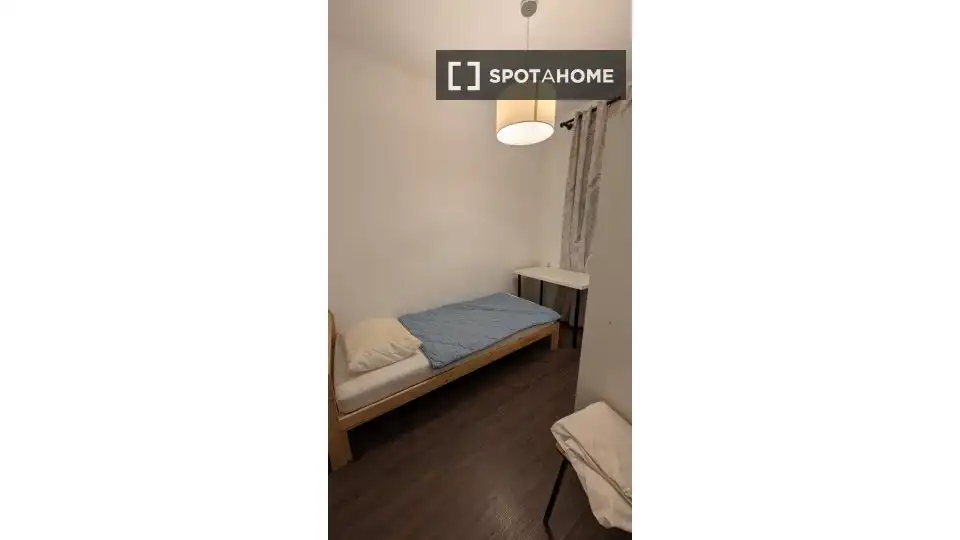 Bedroom of Flat for share in Barcelona  with Air Conditioner, Heating and Furnished