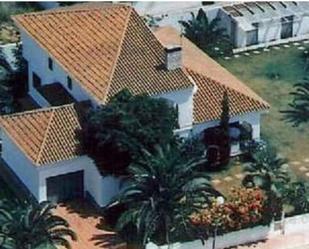 Vista exterior de Casa o xalet en venda en Sagunto / Sagunt amb Jardí privat i Piscina comunitària