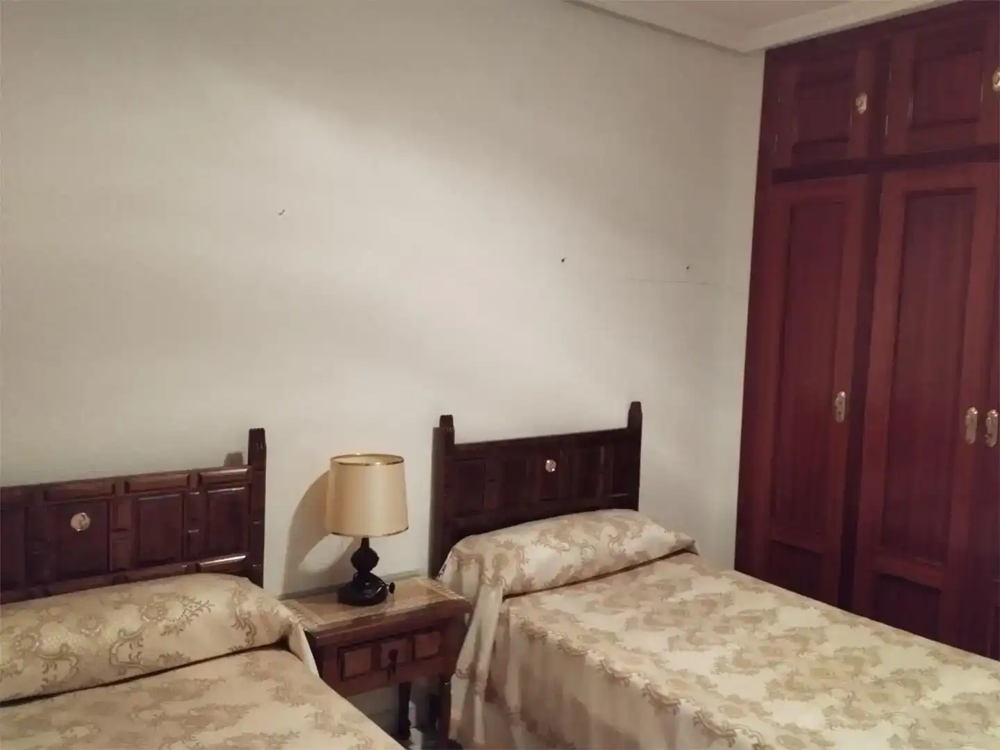 Dormitori de Casa adosada en venda en Peñaranda de Bracamonte amb Balcó