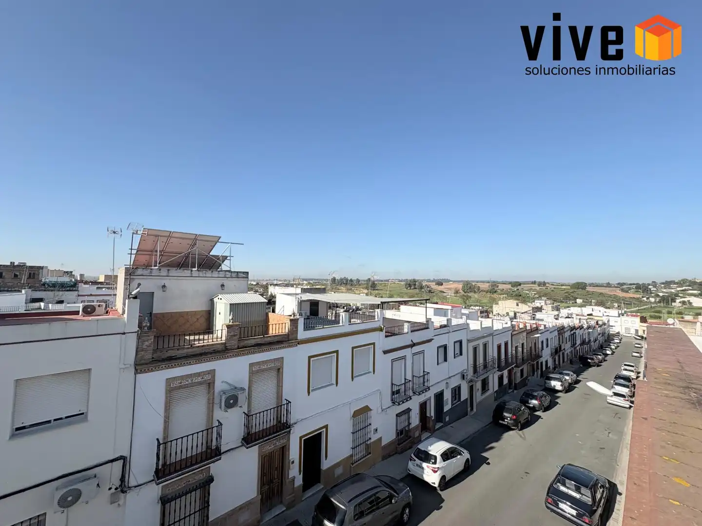 Exterior view of Detached homes for sale in La Puebla del Río  with Storage room and Balcony
