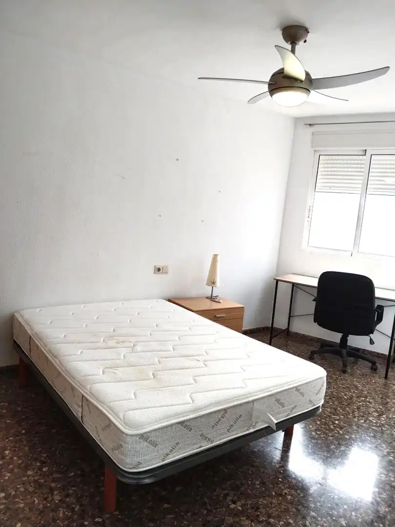Schlafzimmer von Wohnung zur Miete in Alfara del Patriarca