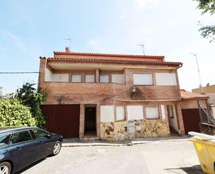 Vista exterior de Casa o xalet en venda en Cadalso de los Vidrios amb Calefacció, Jardí privat i Terrassa
