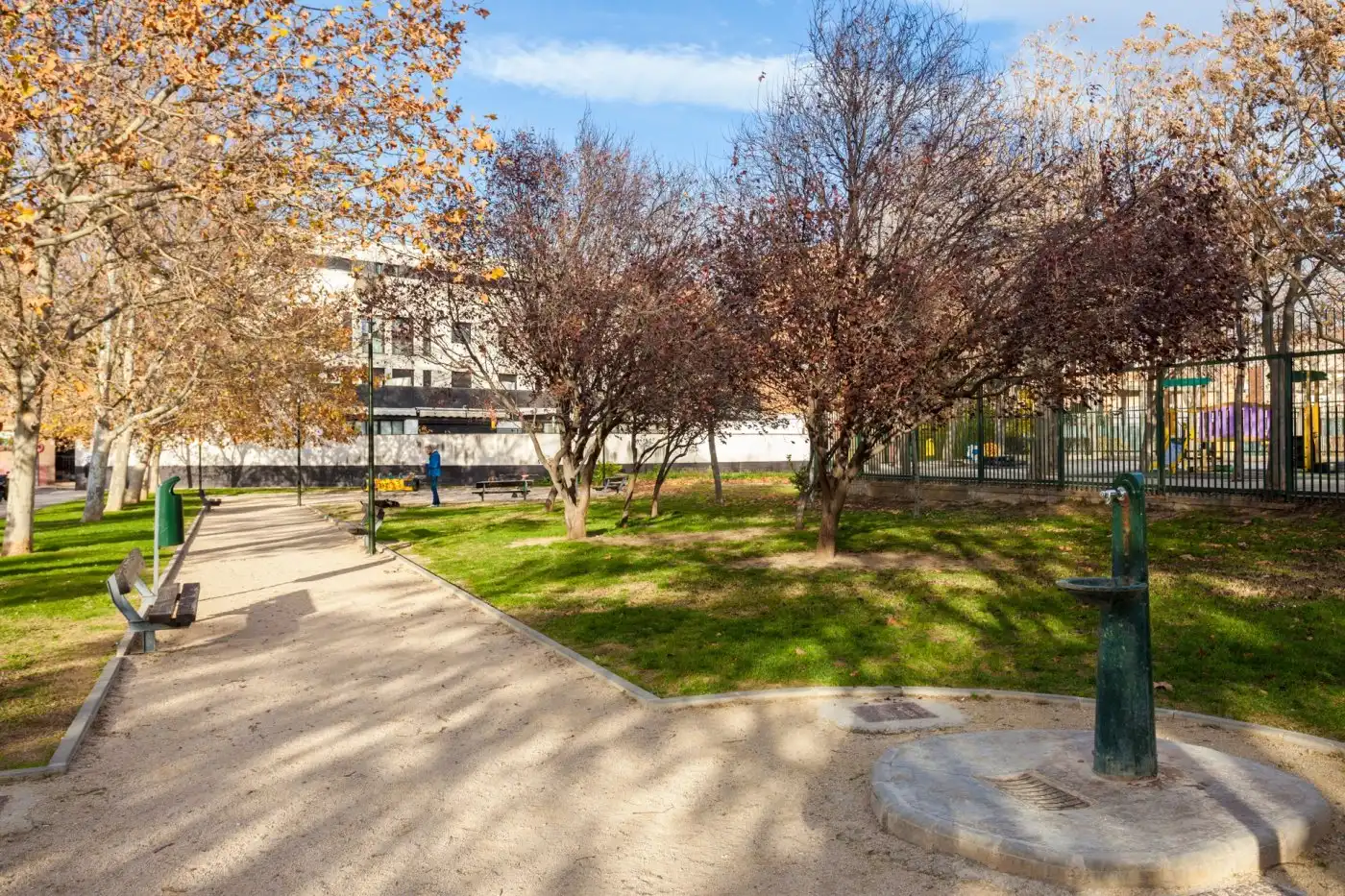 Außenansicht von Erdgeschoss zum Verkauf in Zaragoza mit Klimaanlage, Heizung und Terrasse