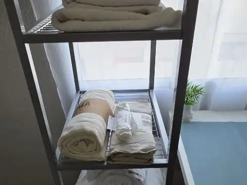 Bedroom of Flat for share in Sur