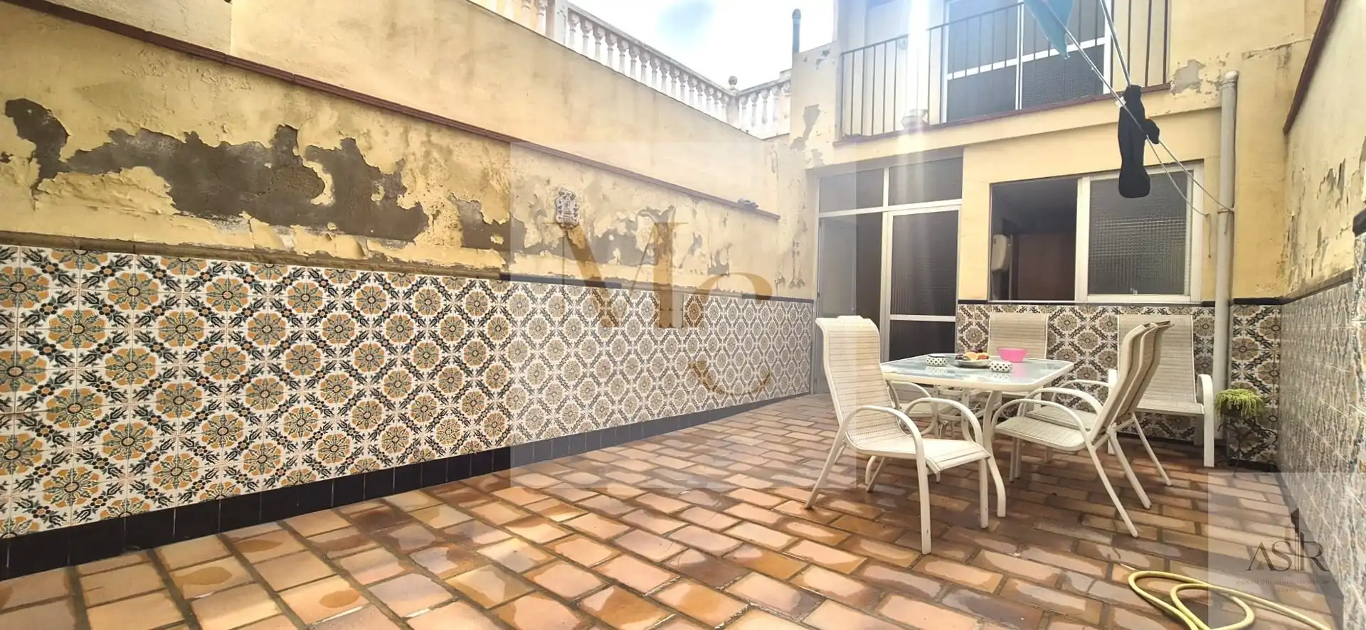 Terrace of Houses for sale in Silla  with Storage room