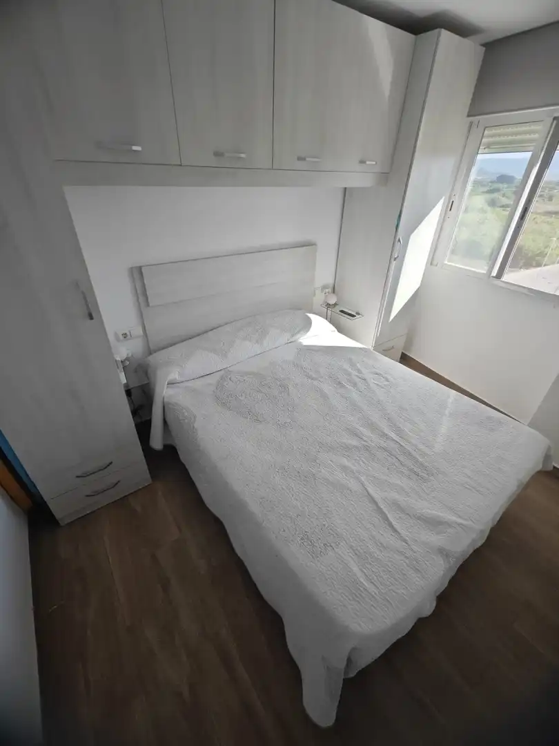 Schlafzimmer von Wohnungen zum Verkauf in Guardamar de la Safor mit Klimaanlage, Heizung und Terrasse