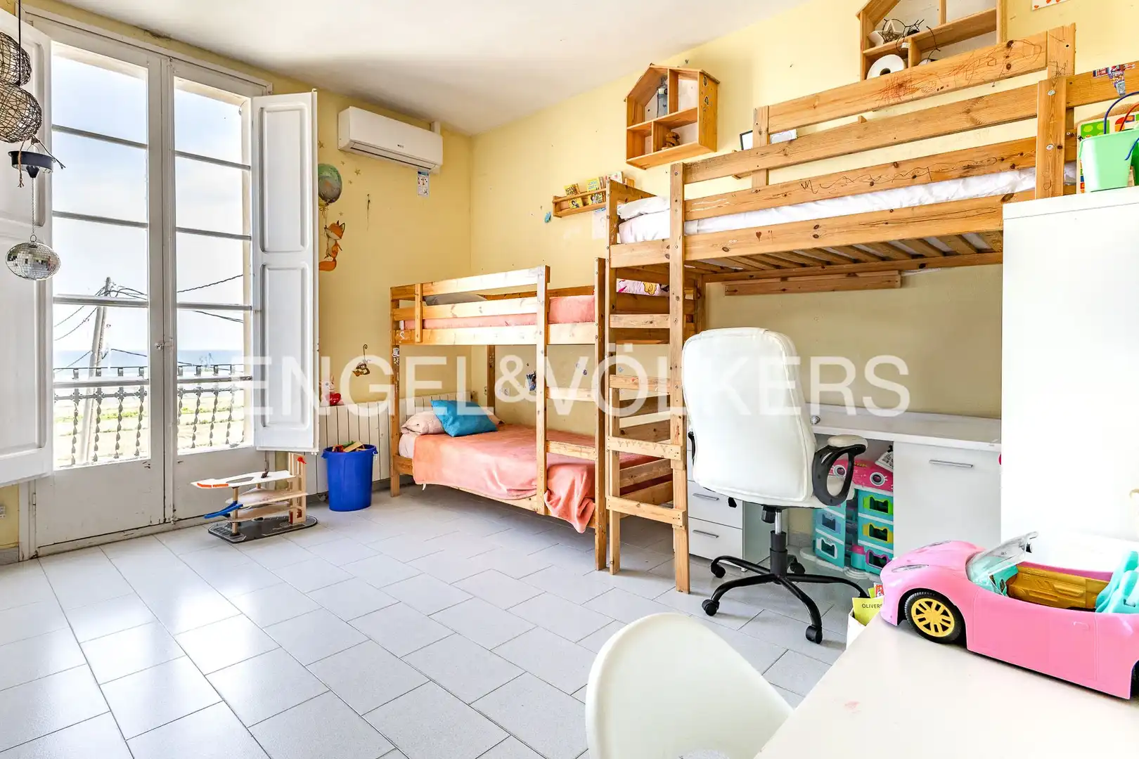 Bedroom of Houses for rent in El Masnou  with Air Conditioner, Heating and Furnished