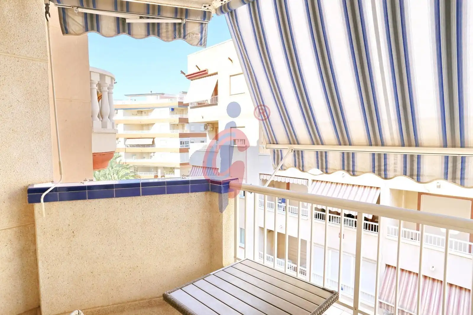 Terraza de Piso de alquiler en Guardamar del Segura con Aire acondicionado, Terraza y Amueblado