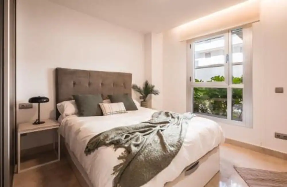 Bedroom of Apartments for rent in Marbella  with Air Conditioner, Terrace and Swimming Pool