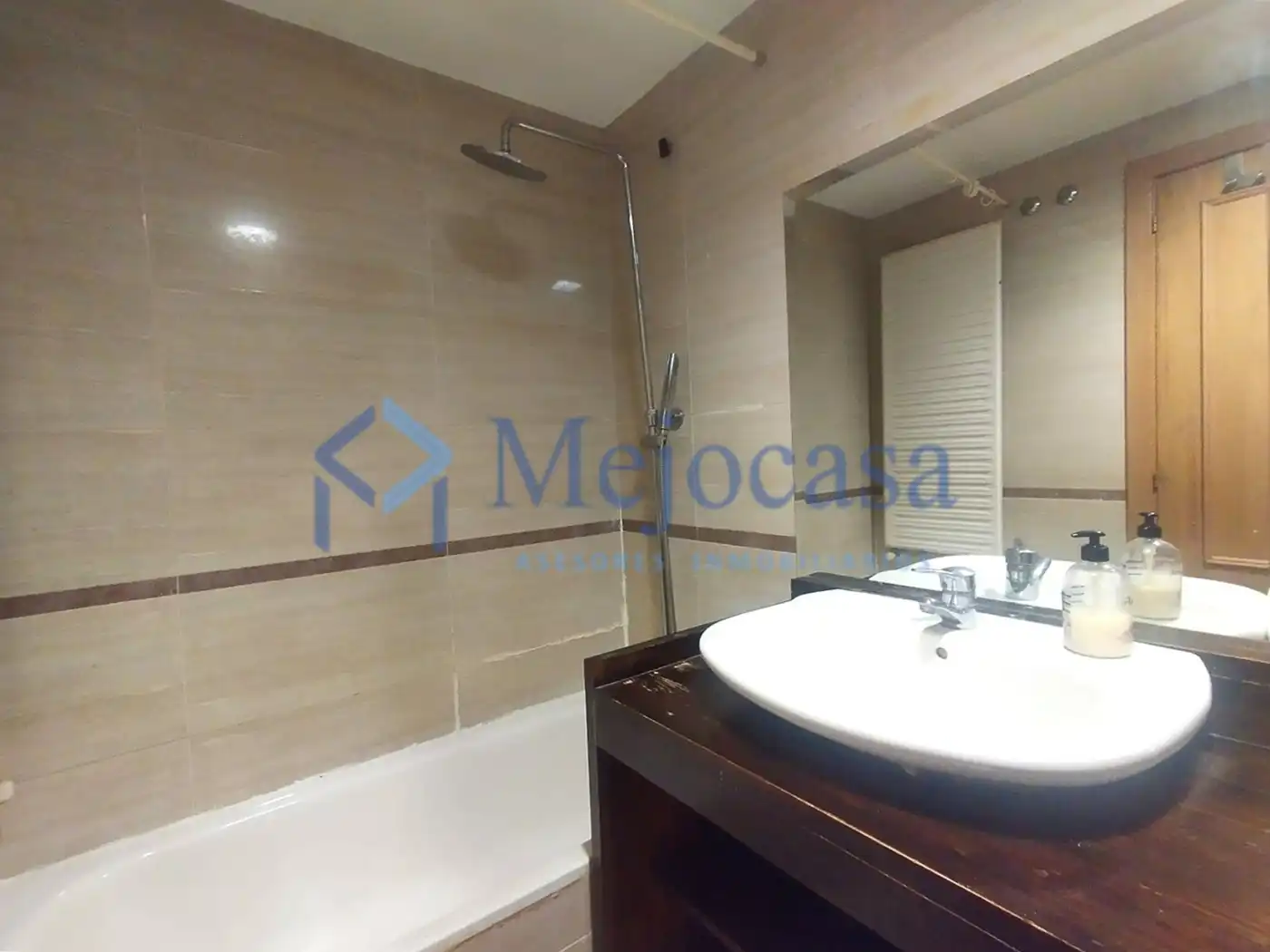 Bathroom of Flat for sale in Madrid  with Air Conditioner, Heating and Private garden
