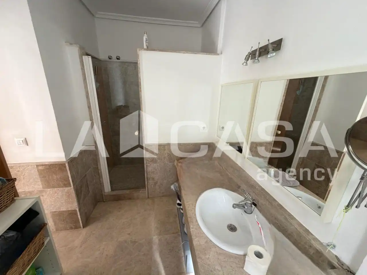 Bany de Casa adosada en venda en Montequinto amb Aire condicionat