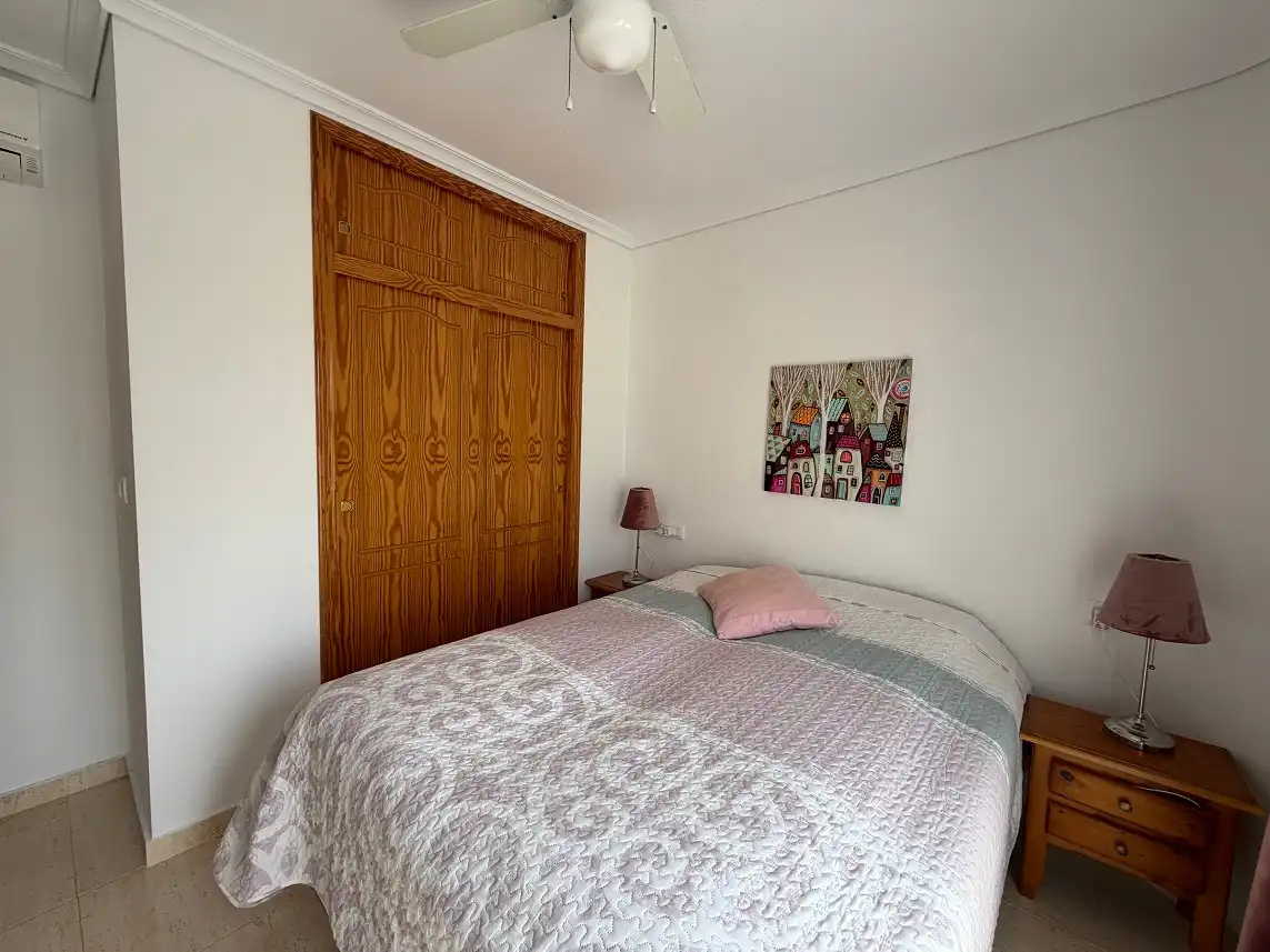 Habitación de Casa adosada en venta en Santa Pola con Aire acondicionado, Terraza y Amueblado