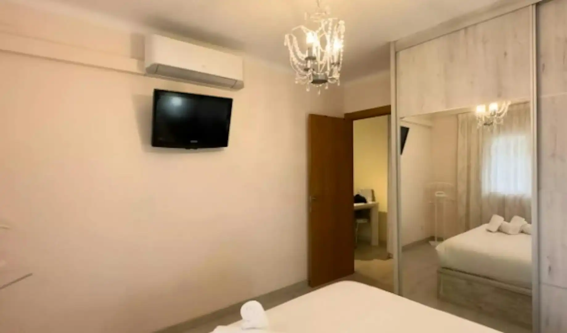Bedroom of Flat for rent in Barcelona  with Furnished, Washing machine and TV