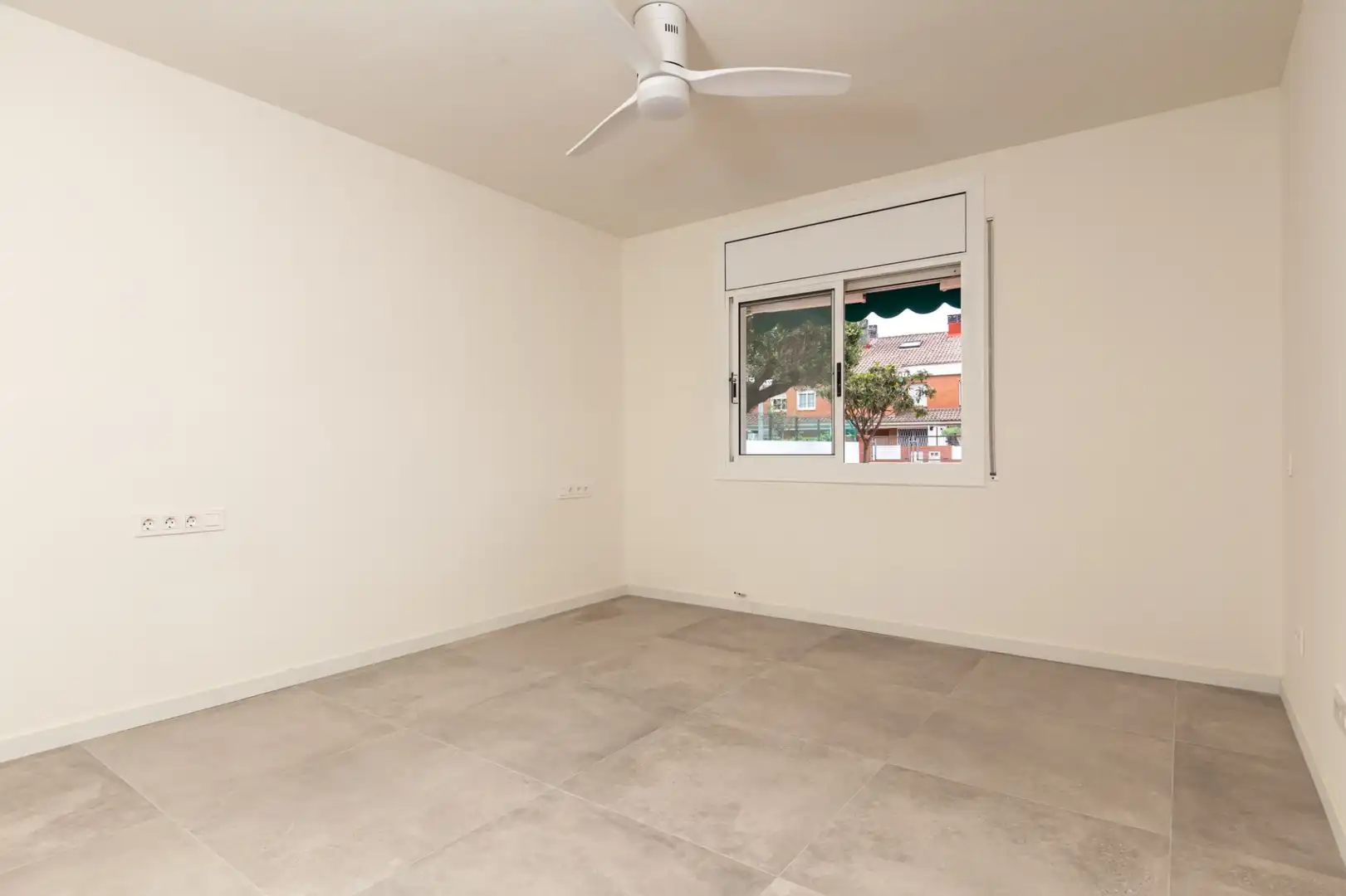 Schlafzimmer von Erdgeschoss zur Miete in Sant Joan Despí mit Heizung und Terrasse