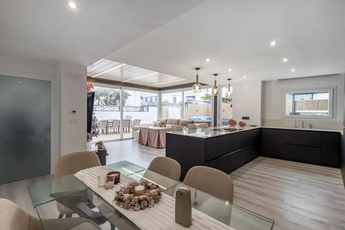 Reihenhaus mit Pool zum Verkauf in Calle Hayas 12, imagen 6