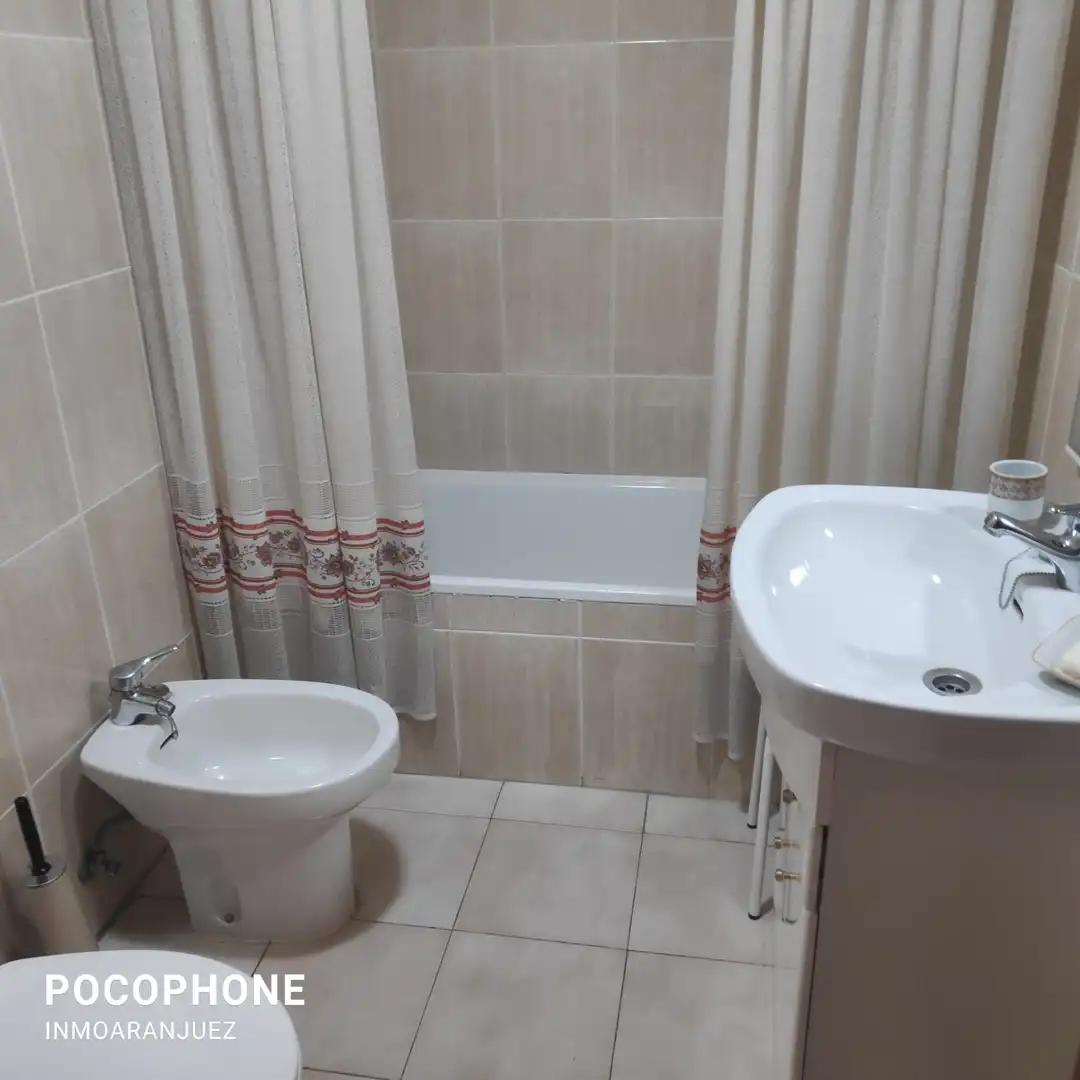 Bany de Pis de lloguer en Aranjuez amb Aire condicionat, Calefacció i Parquet