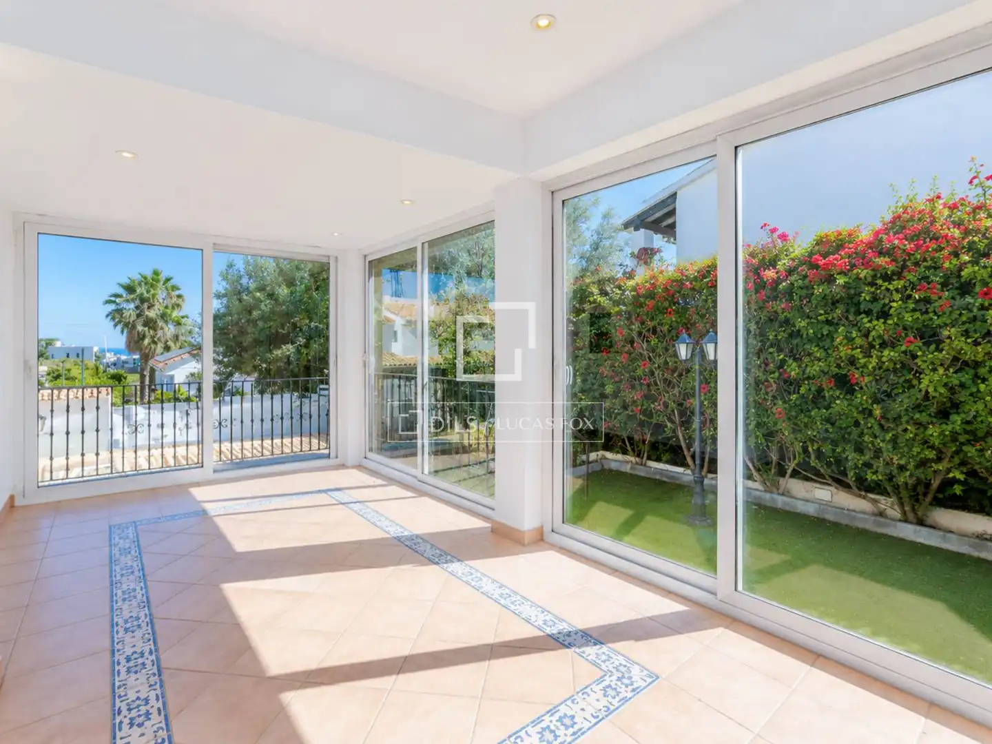 Villa avec terrasse à vendre à Vallpineda - Santa Bárbara, imagen 4