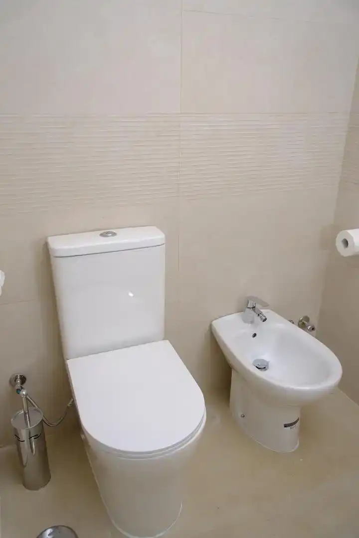 Badezimmer von Wohnung zur Miete in Málaga mit Klimaanlage, Parkett und Abstellraum
