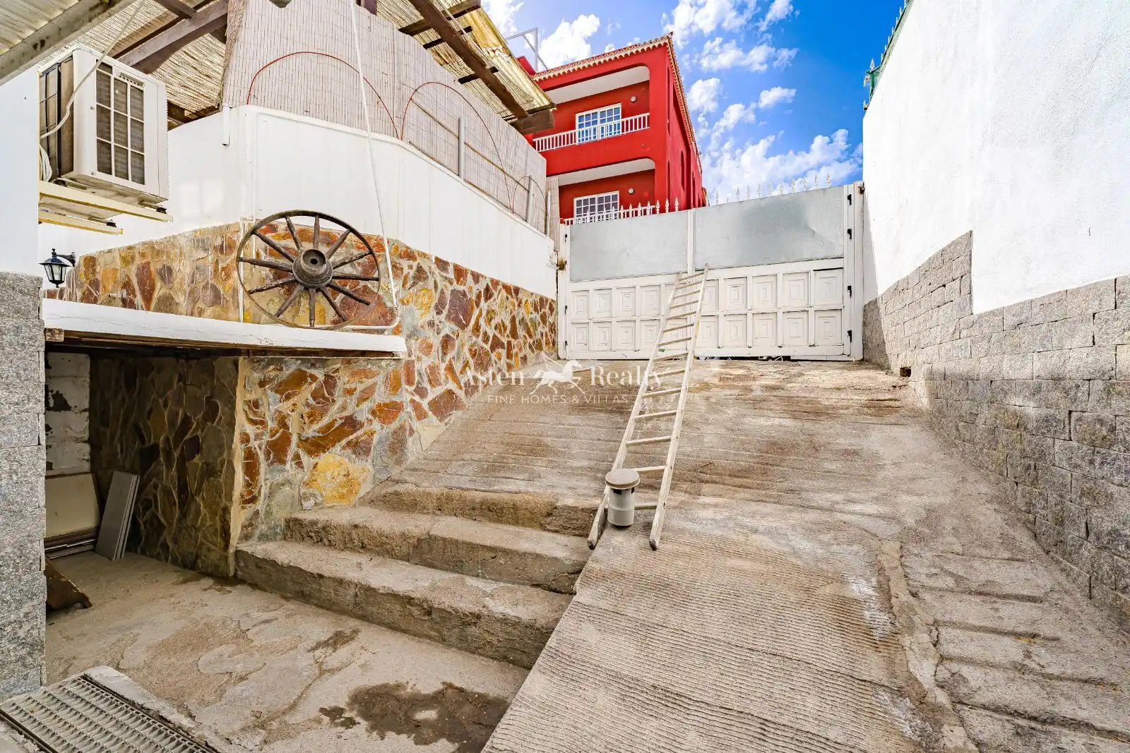 Vista exterior de Casa o chalet en venta en Guía de Isora con Amueblado