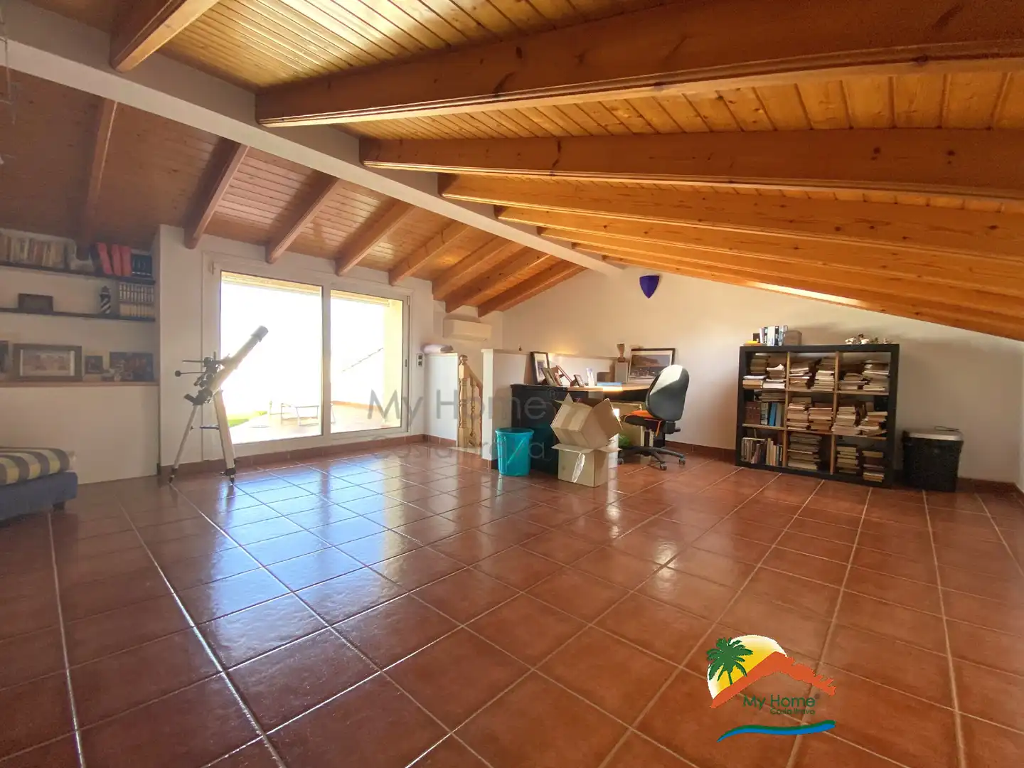 Sala d'estar de Casa adosada en venda en Blanes amb Aire condicionat, Calefacció i Jardí privat