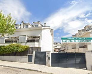 Exterior view of Duplex for sale in Sevilla la Nueva  with Private garden and Swimming Pool
