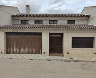 Vista exterior de Casa o xalet en venda en Tarazona de la Mancha amb Calefacció i Traster