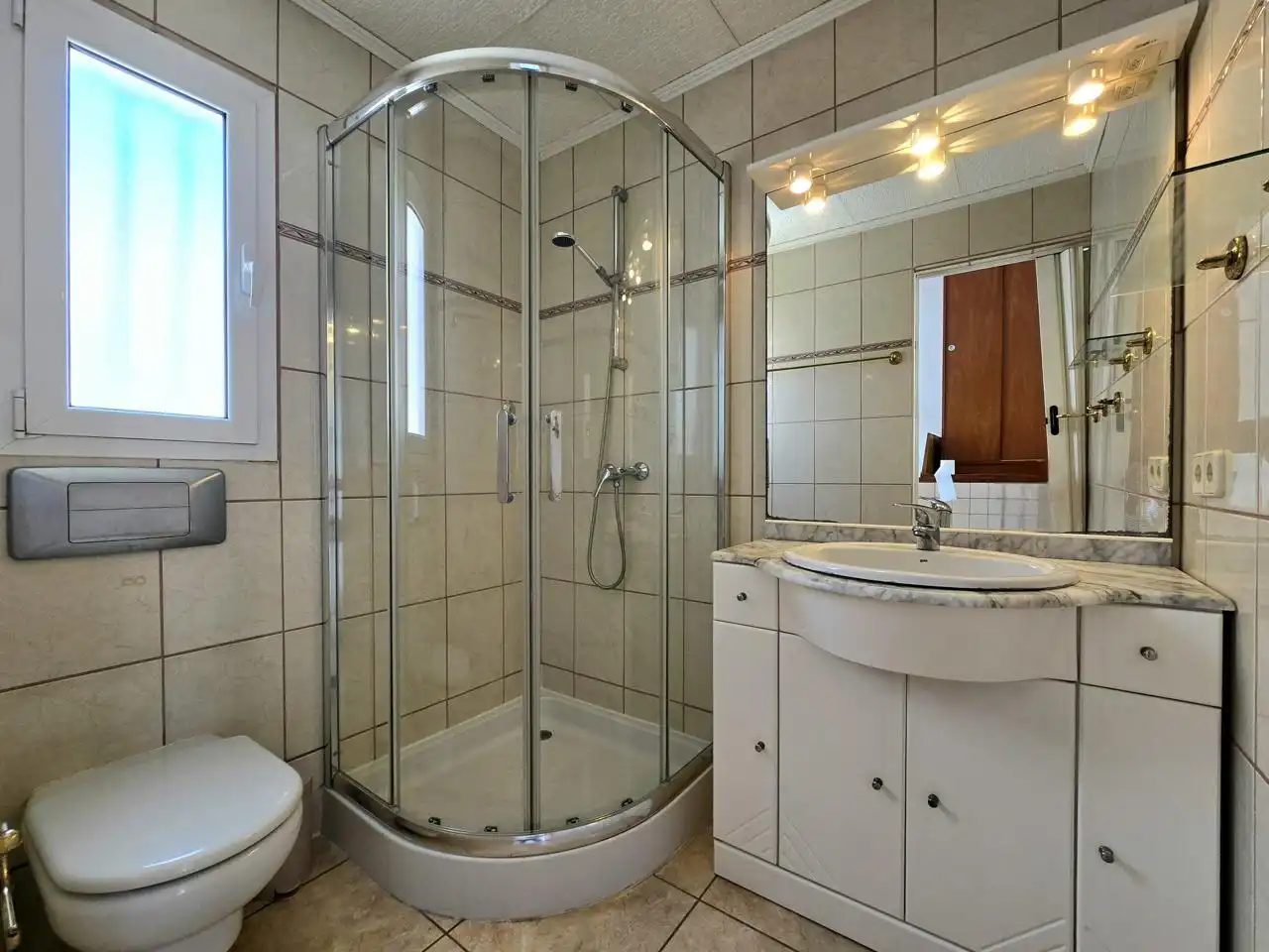 Baño de Dúplex de alquiler en San Bartolomé de Tirajana con Terraza, Amueblado y Piscina comunitaria