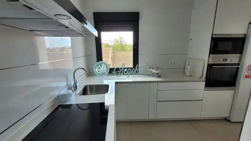 Cocina de Piso de alquiler en Segovia con Aire acondicionado, Calefacción y Terraza