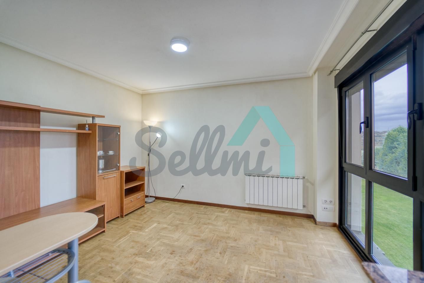 Habitación de Piso en venta en Oviedo  con Calefacción, Parquet y Trastero