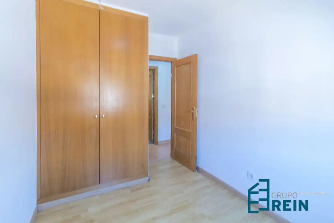 Habitación de Piso de alquiler en Magán con Calefacción, Piscina y Balcón