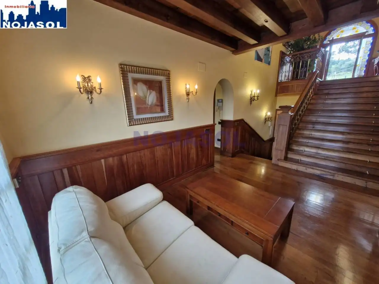 Sala de estar de Casa o chalet en venta en Noja con Aire acondicionado, Calefacción y Jardín privado