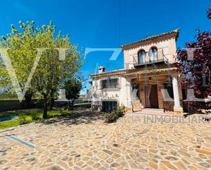 Vista exterior de Casa o xalet en venda en Cobisa amb Aire condicionat, Calefacció i Jardí privat