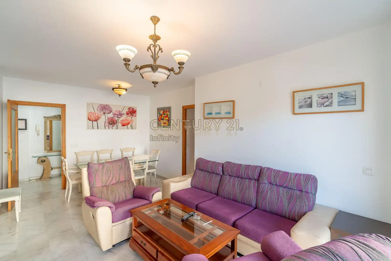 Sala de estar de Apartamento en venta en Estepona con Jardín privado, Horno y Piscina comunitaria