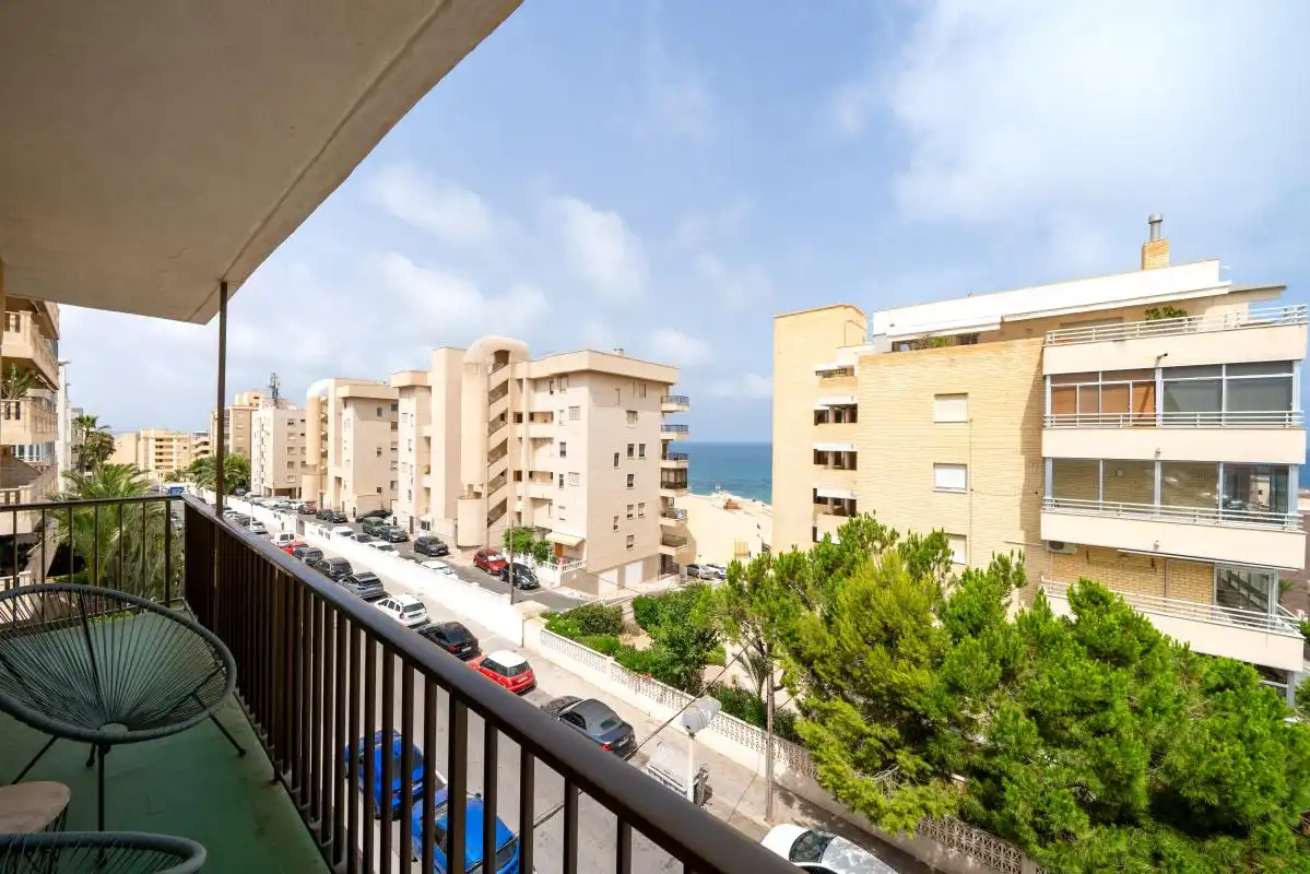 Vista exterior de Pis en venda en Elche / Elx amb Aire condicionat, Calefacció i Terrassa
