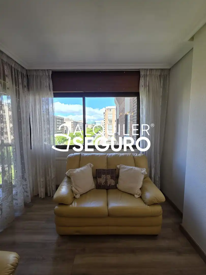 Schlafzimmer von Wohnung zur Miete in Burgos mit Heizung, Terrasse und Möbliert