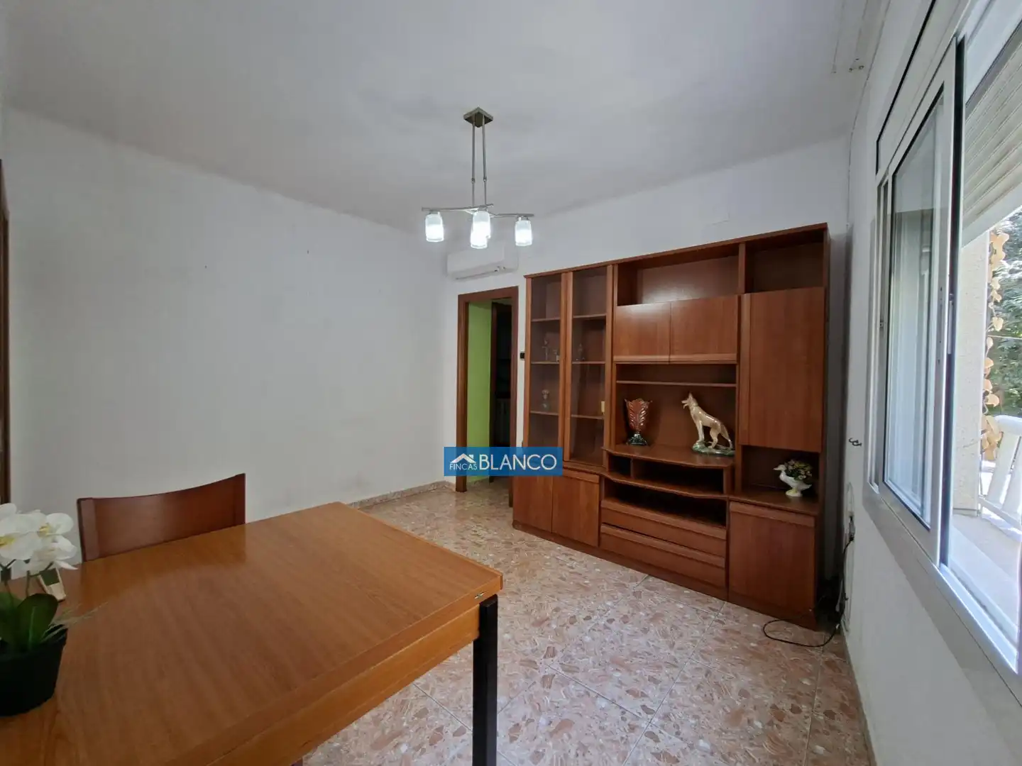 Sala d'estar de Pis en venda en L'Hospitalet de Llobregat amb Moblat