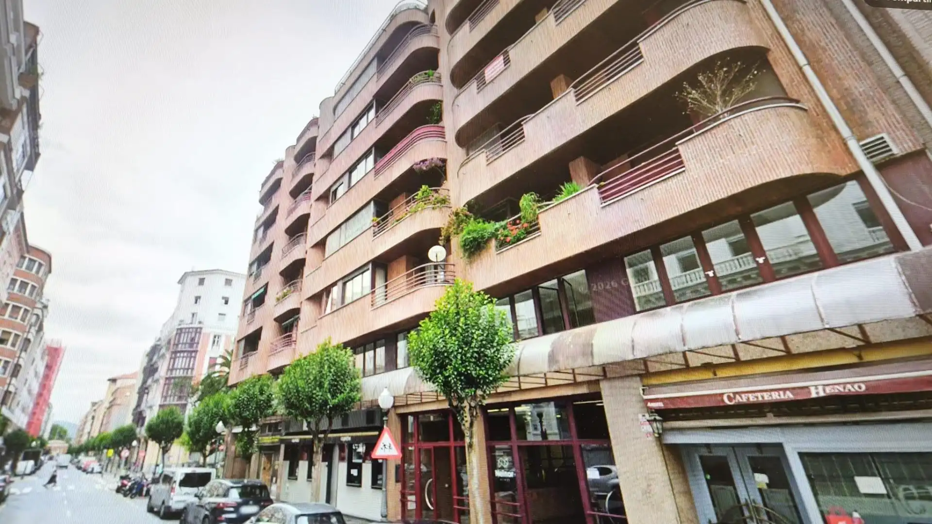 Vista exterior de Piso de alquiler en Bilbao  con Calefacción y Amueblado