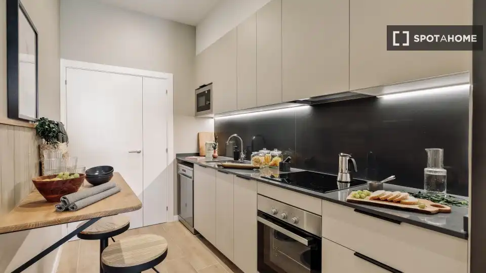 Cocina de Piso de alquiler en Barcelona con Aire acondicionado, Calefacción y Amueblado
