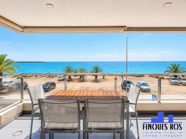 Apartament amb piscina en venda a Les Salines