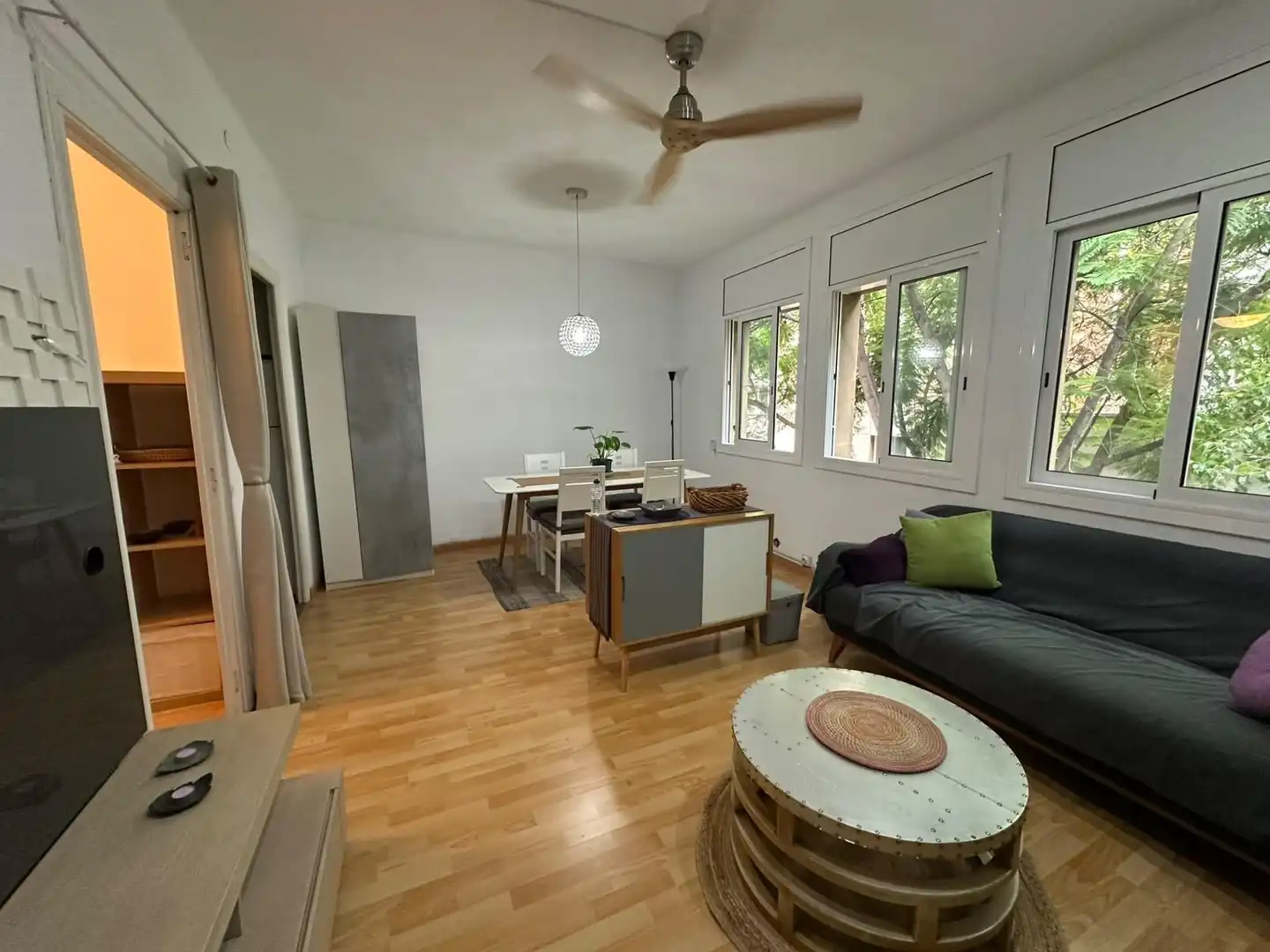 Sala d'estar de Apartament en venda en Barcelona amb Parquet, Traster i Moblat