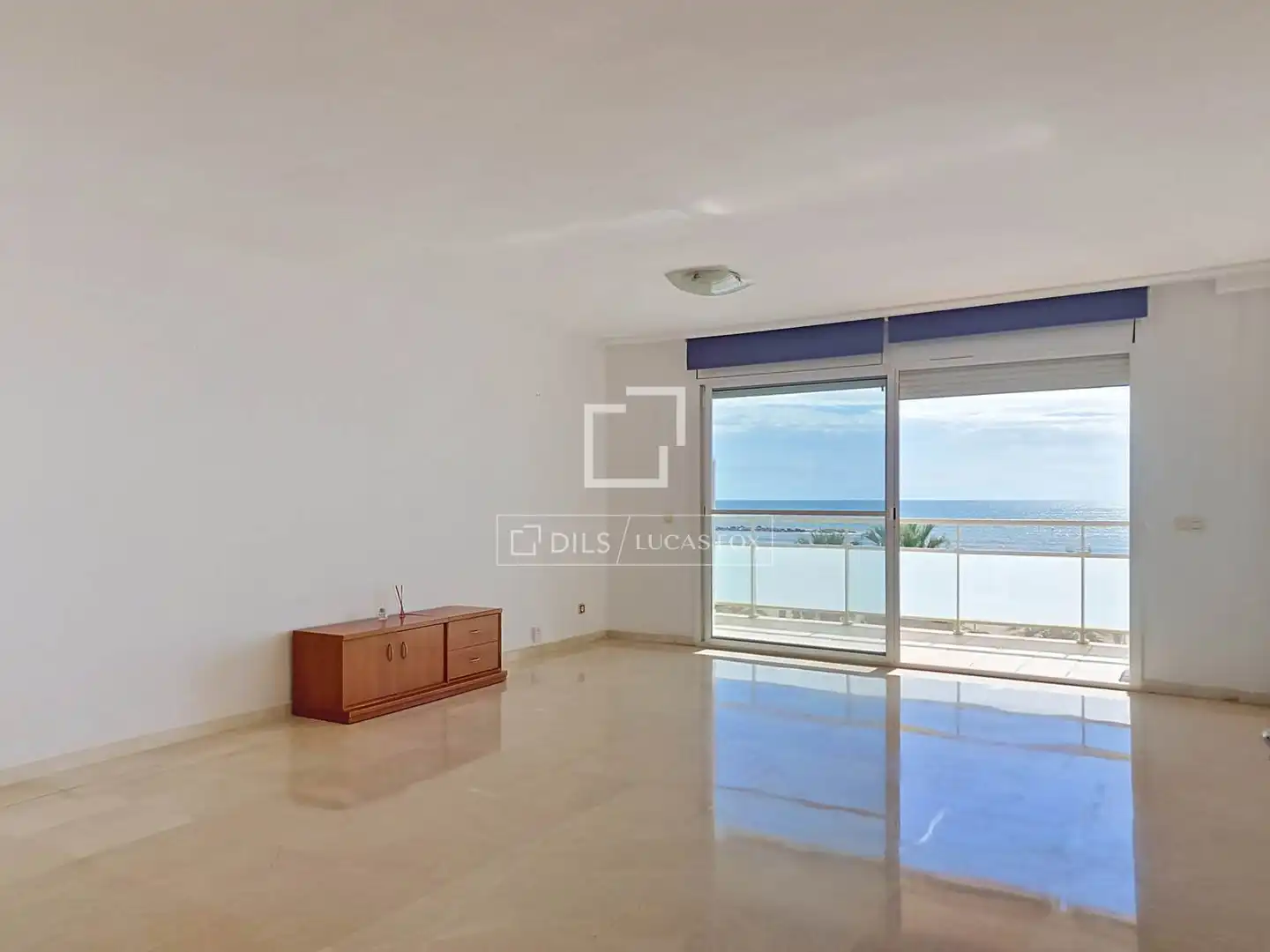 Piso con terraza en venta en Les Salines - Pla de Sant Pere, imagen 3