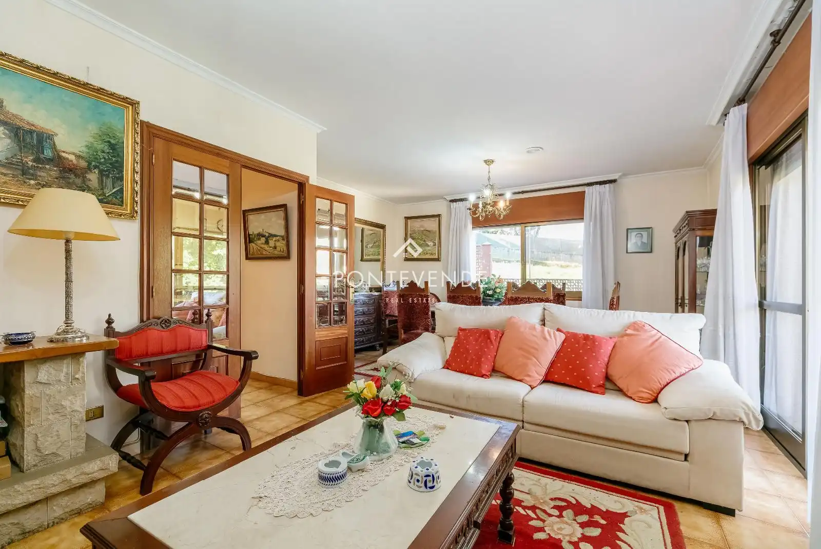 Sala d'estar de Casa o xalet en venda en Poio amb Terrassa