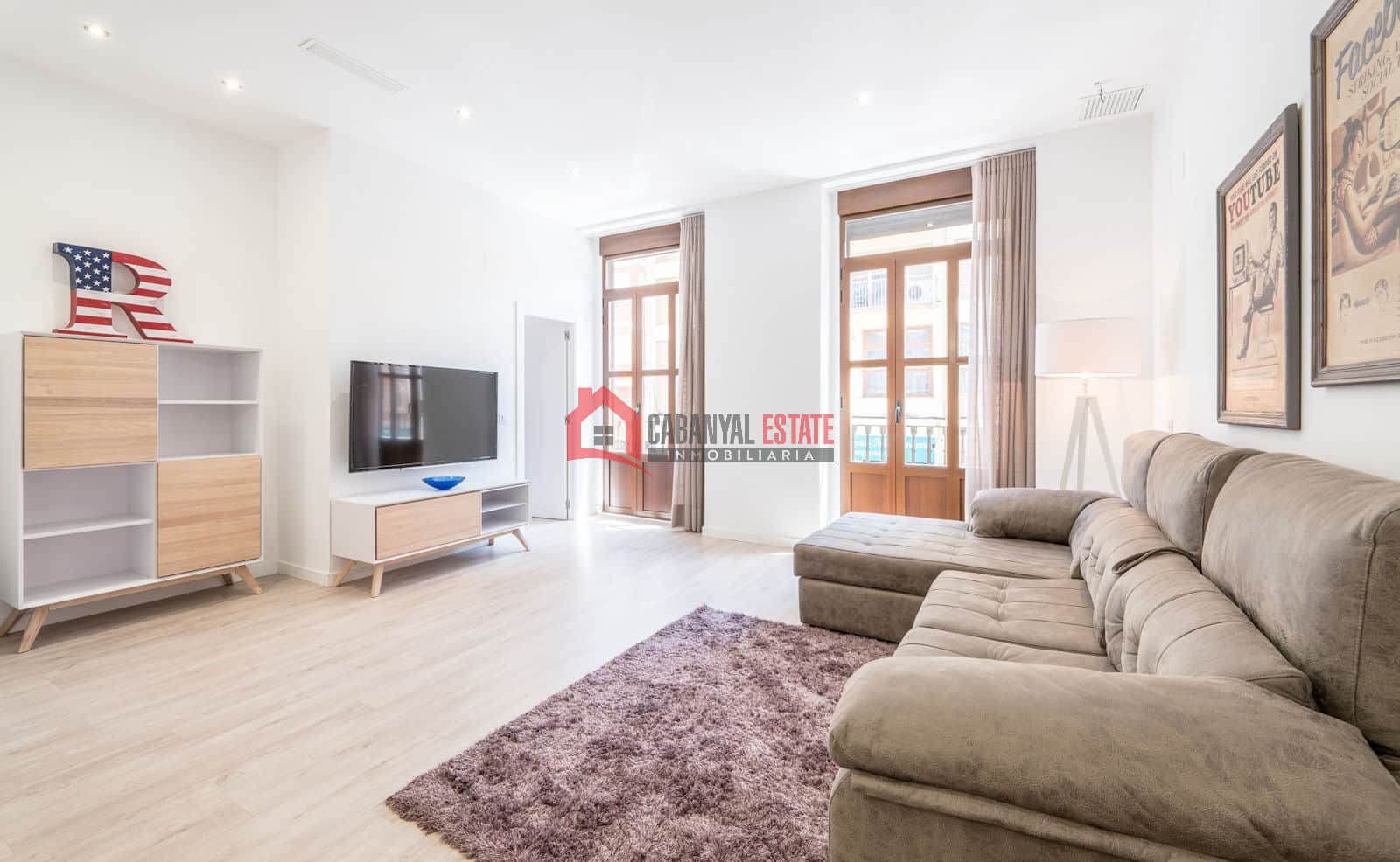 Sala d'estar de Apartament de lloguer en  Valencia Capital amb Aire condicionat, Moblat i Balcó
